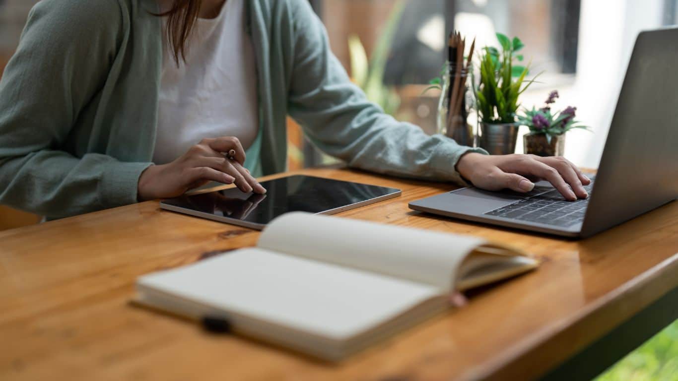Short Course: Flexible Online Course: Unlock Your Future with Flexible Learning at iQ Academy